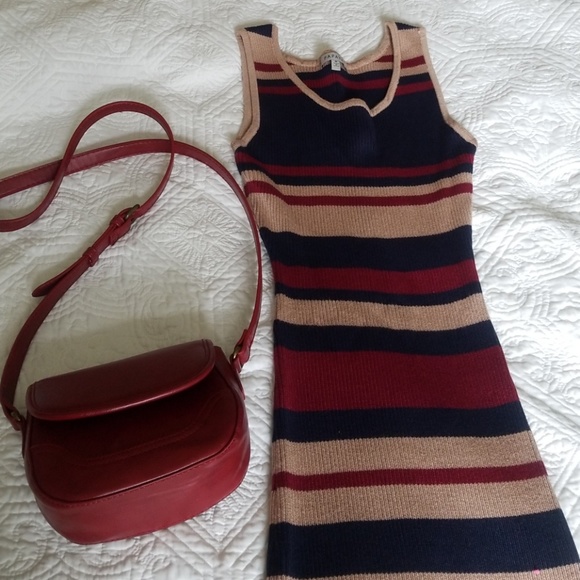 Clothes - Picture 2 of 3